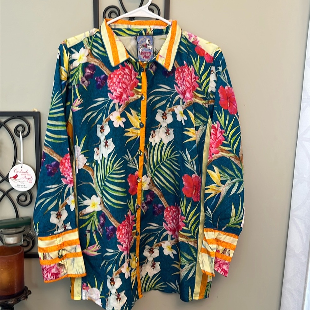 Johnny was silk shirt size medium